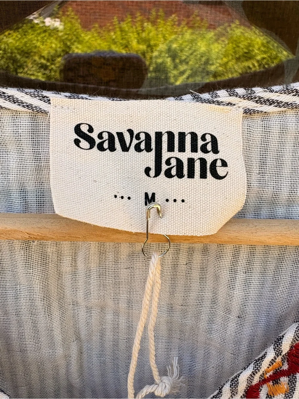 NWT Savanna Jane Women's Floral Embroidered Top | 100% Cotton | Medium - Picture 4 of 5